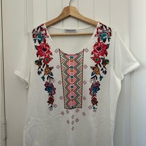 MISSLOOK White Top with Colorful Floral Embroidery